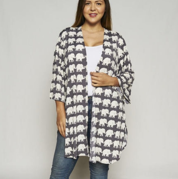 Tops - 🔥🔥Size 1X  Elephant Print Kimono
